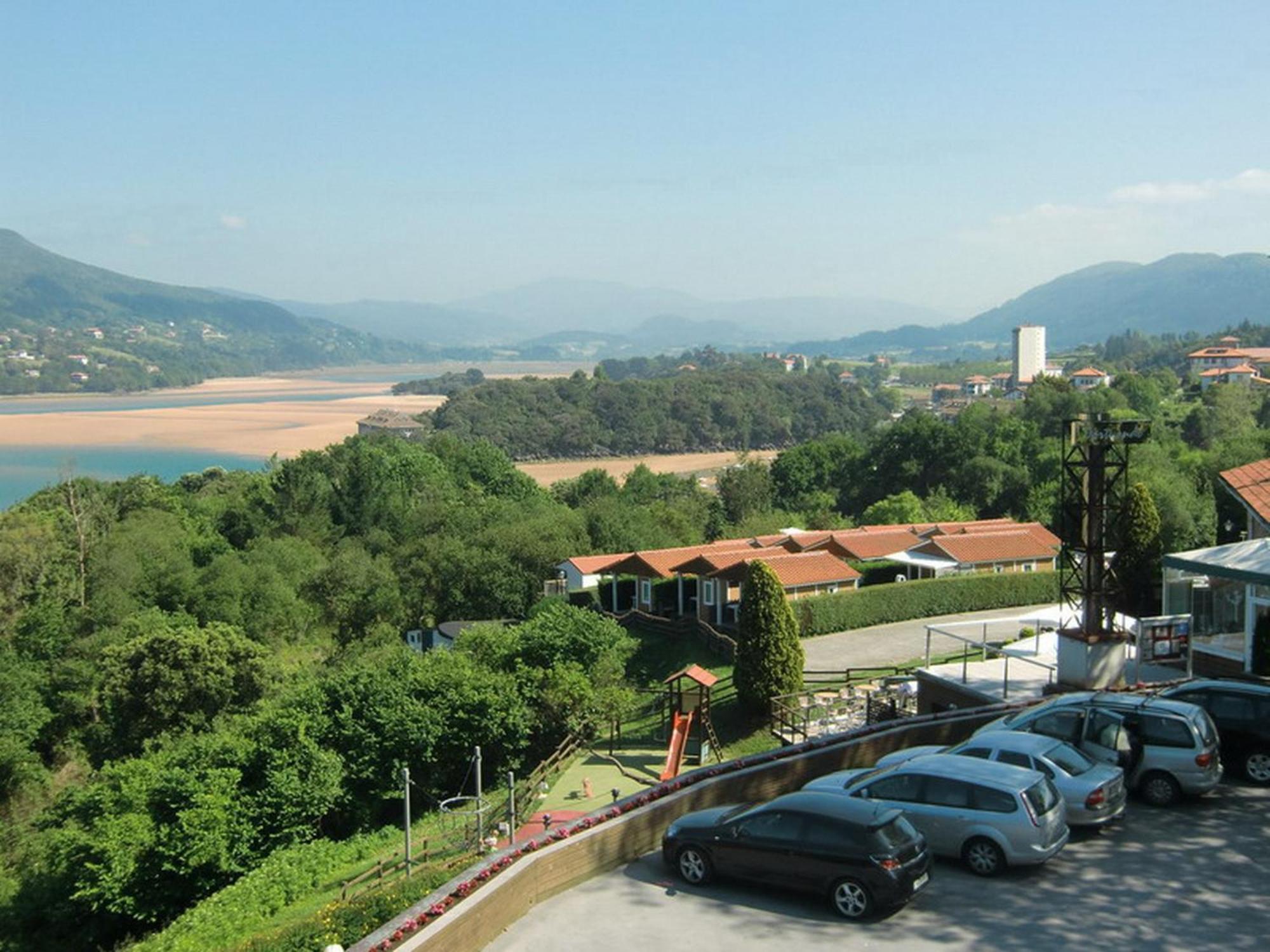 Bungalows Portuondo Parkig Gratuito Mundaca Exterior foto