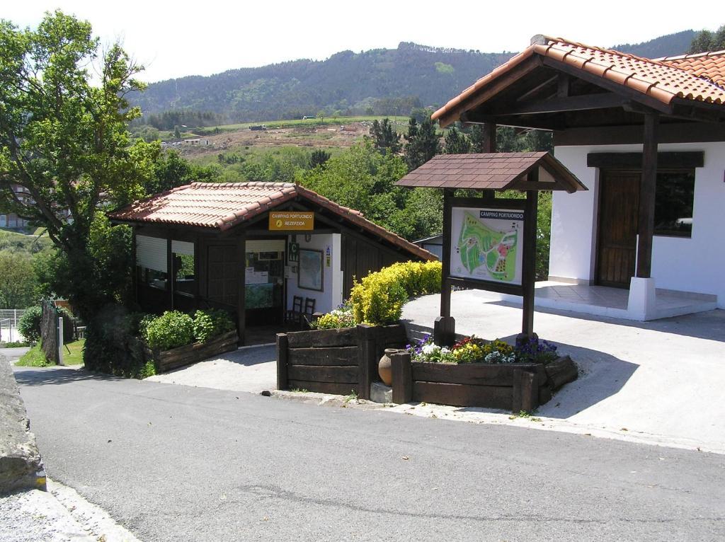 Bungalows Portuondo Parkig Gratuito Mundaca Exterior foto